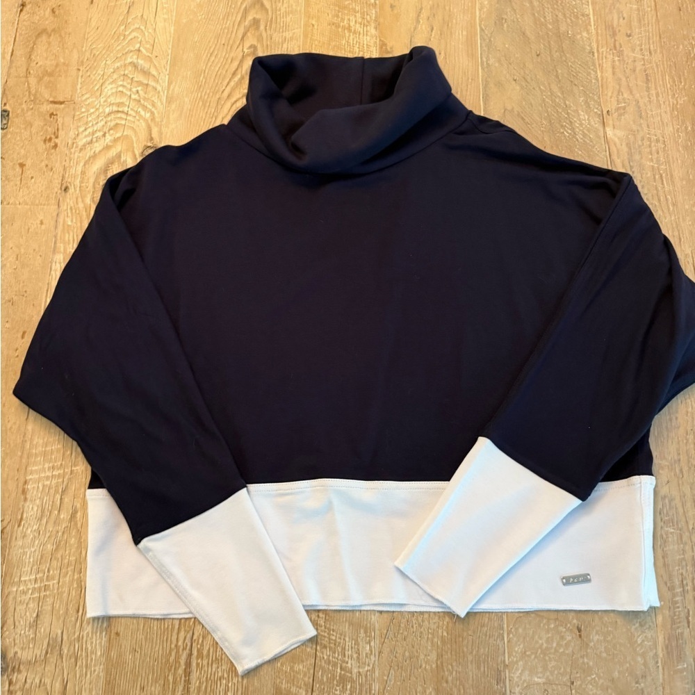 Jofit Women's Dolman Crop Top Black & White Sweatshirt Size M